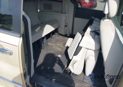 2010 Dodge Grand Caravan Sxt z USA, uszkodzony, nr VIN 2D4RN5D16AR350252